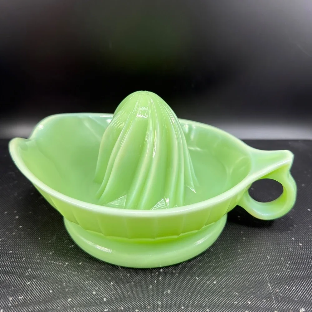 Vintage Jadeite Glass Citrus Juicer Reamer Green Milk Glass Ribbed 8 Inch